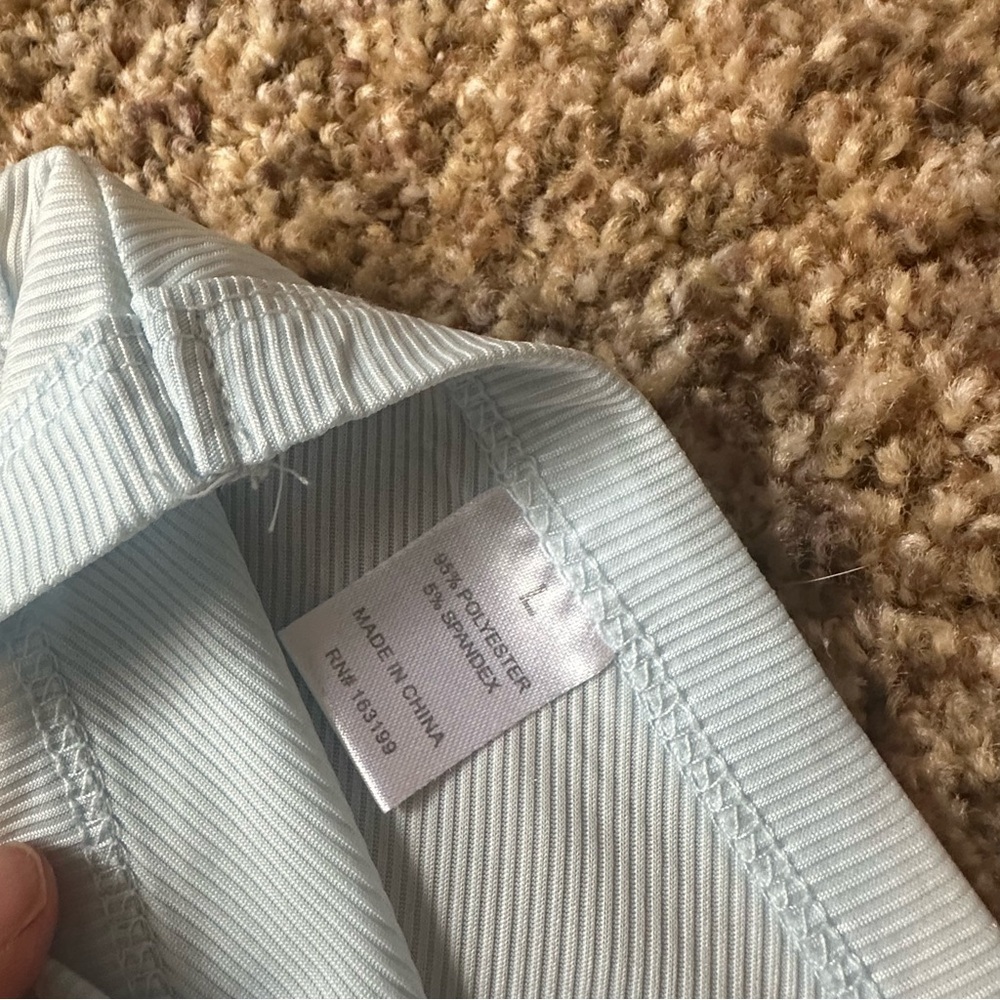 One-Shoulder light blue crop top - Picture 3 of 5